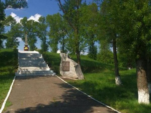 Кременчужан приглашают на традиционный велопробег к мемориалу «Острая могила»