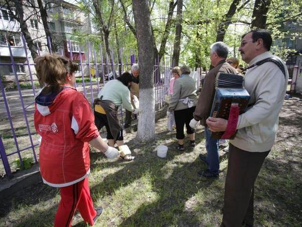 Кременчужане провели «Гранатовый субботник» в Автозаводском терцентре