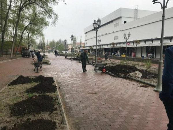 Для кременчужан обустраивают новую зону для отдыха на Раковке