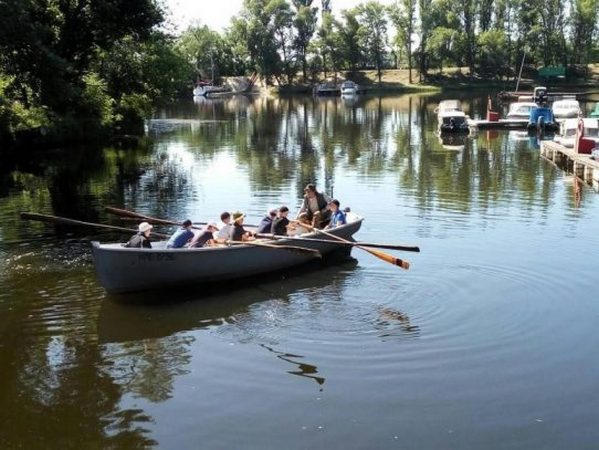 Первая команда кременчугских юнг отправилась в путешествие по Днепру