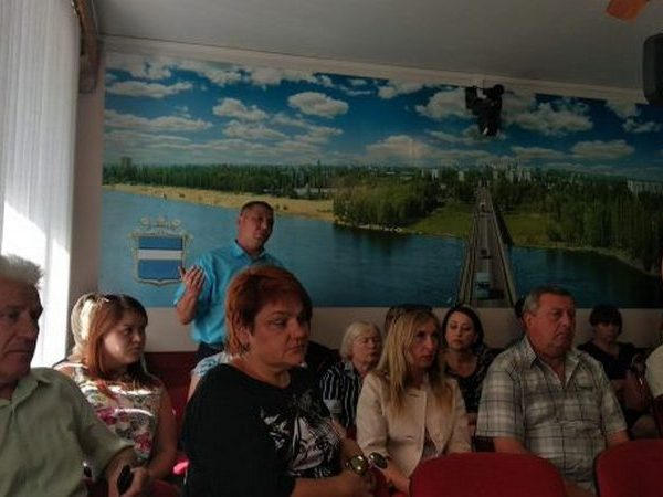 Жители Раковки просят вернуть им горячую воду