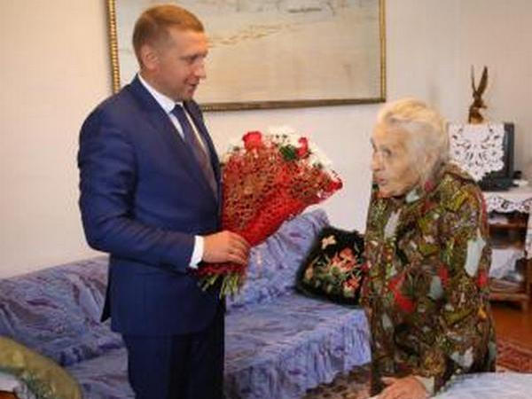 Малецкий поздравил легендарную освободительницу Кременчуга с Днем города