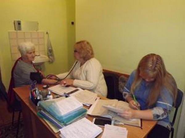В Кременчуге для ветеранов войны работает мобильный госпиталь