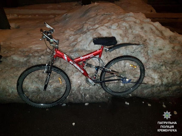 В Кременчуге неизвестные избили мужчину и украли у него велосипед