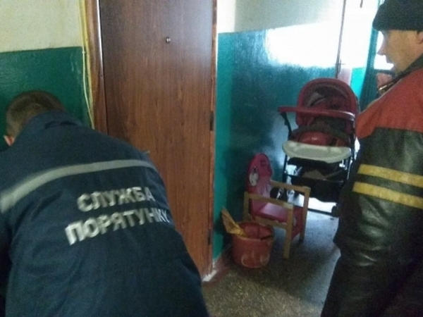 В Кременчуге годовалый ребенок закрылся в квартире