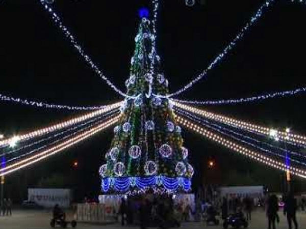 Кременчуг опять получит шар от Укринформ за самую красивую новогоднюю елку