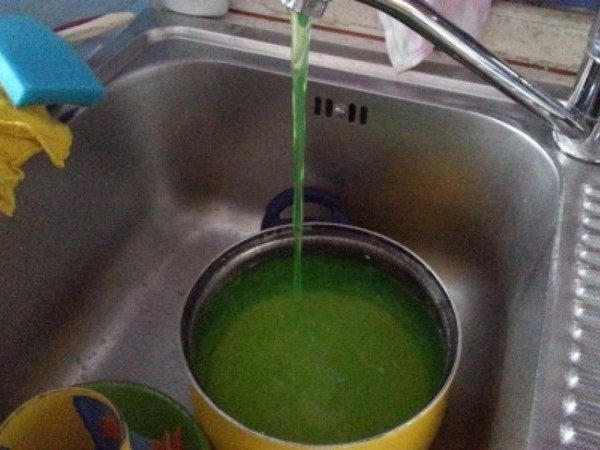 У кременчужан из крана может идти цветная вода