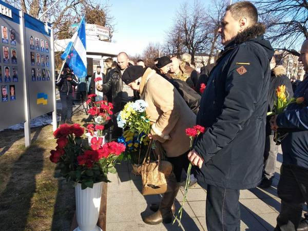 Кременчужане почтили память Героев Украины