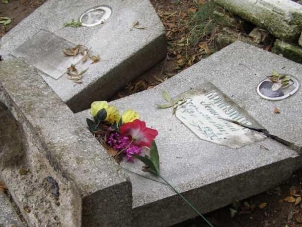 В Кременчуге судили серийного вандала за надругательство над могилами