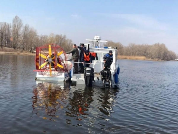 Спасатели нашли тело одного из рыбаков, которые пропали под Кременчугом