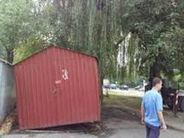 Кременчужанина оштрафовали за смену металлического гаража на бетонный