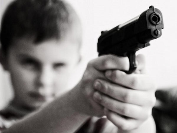 В Кременчуге судили женщину, чей сын стрелял в одноклассника из игрушечного оружия