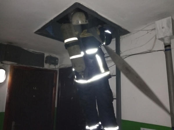 В Кременчуге произошел пожар на крыше жилого дома
