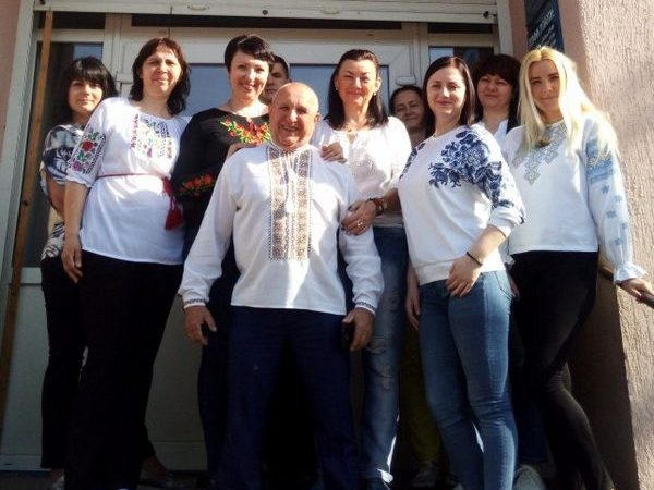 Сотрудники компании «Город для людей Кременчуг» присоединились ко Всемирному дню вышиванки