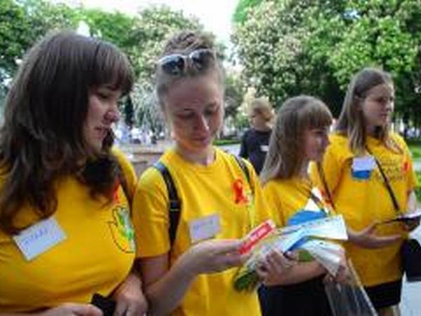 В Кременчуге состоялась акция по случаю Дня памяти умерших от СПИДа