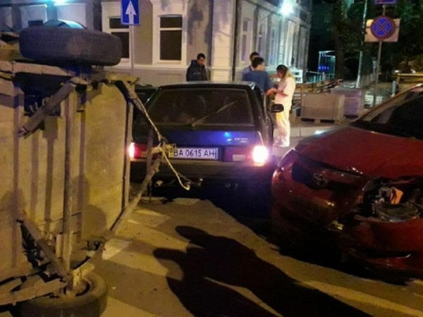Ночью в центре Кременчуга произошло ДТП