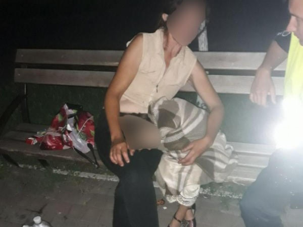В Кременчуге пока мать пила, ребенок спал на лавке