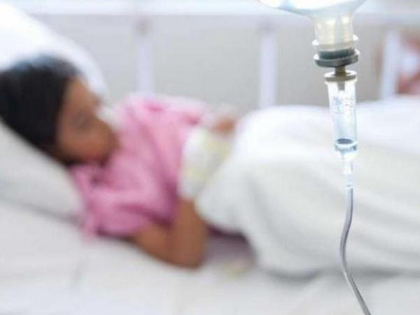7-летняя креемнчужанка упала с дерева и попала в больницу