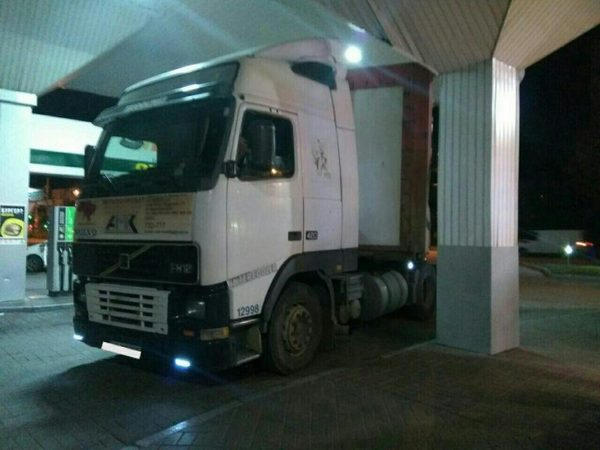 В Кременчуге водитель грузовика повредил крышу заправки