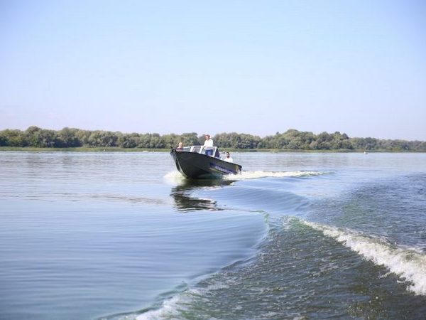 Кременчугские спасатели теперь будут дежурить на новой лодке