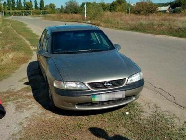 Кременчугская полиция остановила «Opel Vectra» с поддельными документами