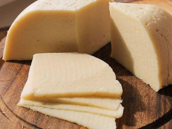 Как приготовить твердый сыр в домашних условиях