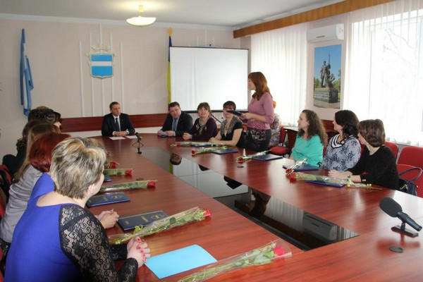 Виталий Малецкий поздравил кременчугских педагогов с 8 марта