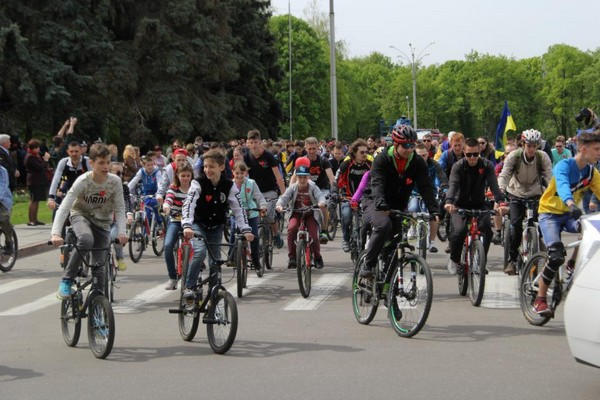 В Кременчуге состоялся благотворительный велопробег