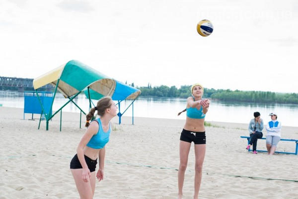 В Кременчуге прошел чемпионат по пляжному волейболу среди женщин