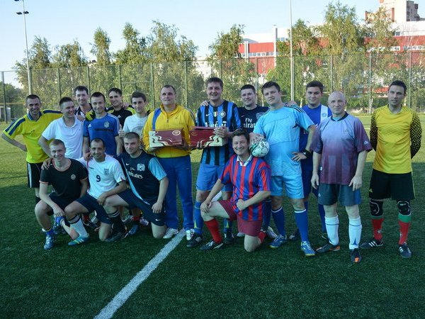 В Кременчуге журналисты встретились на футбольном поле с полицейскими