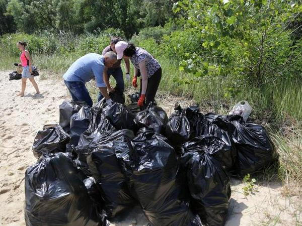 Итоги экологической акции «День Днепра» в Кременчуге – 50 пакетов мусора и 4 тыс. розданых листовок