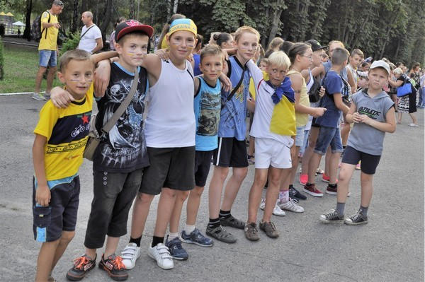 Фонд «Источник Днепра» поздравил кременчугских детей с Днем Независимости