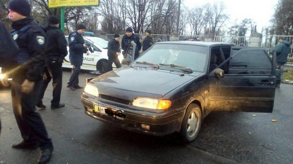 В Кременчуге полицейские задержали преступника, который угрожал им гранатой