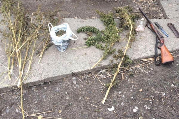 Полиция обнаружила у жителя Кременчугского района оружие и наркотики