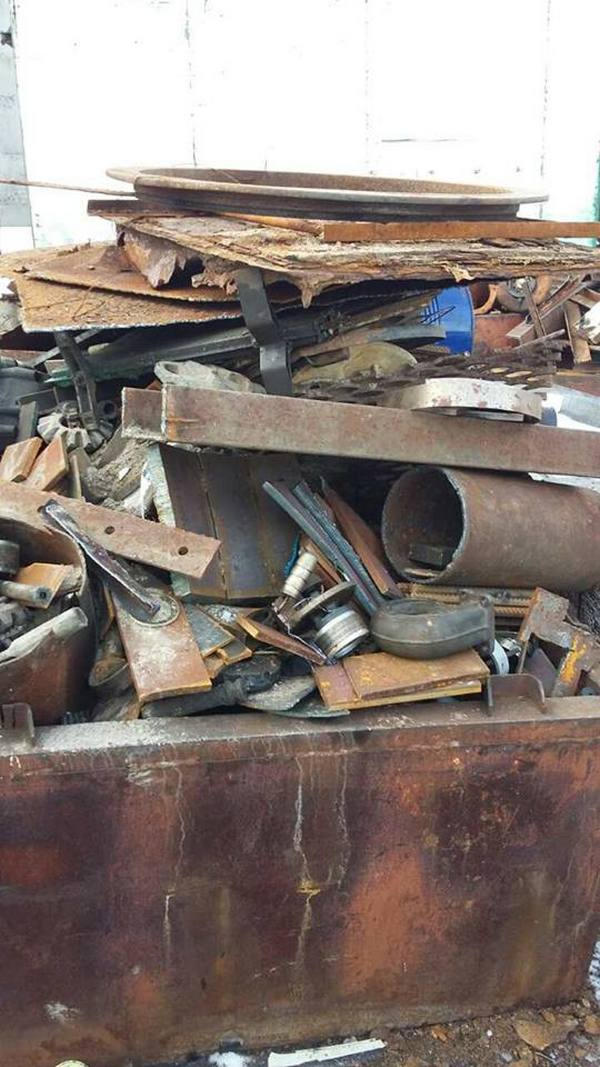 Полиция Кременчуга обнаружила подпольный пункт приема металлолома