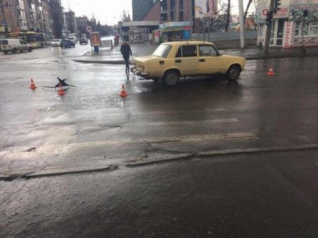 В Кременчуге 13-летняя девочка попала под колеса автомобиля