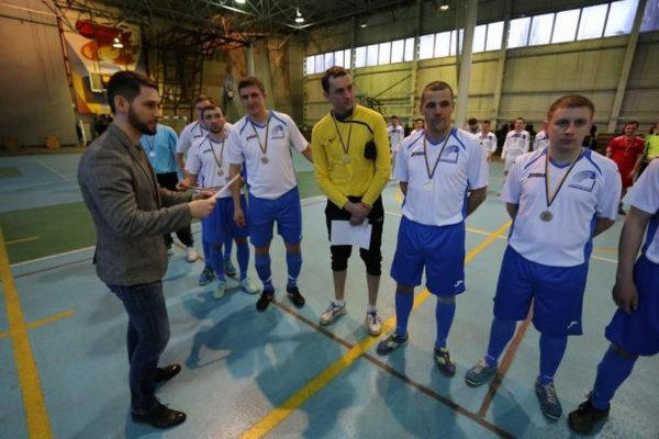 Кременчугские чиновники встретились на футбольном поле с коммунальщиками