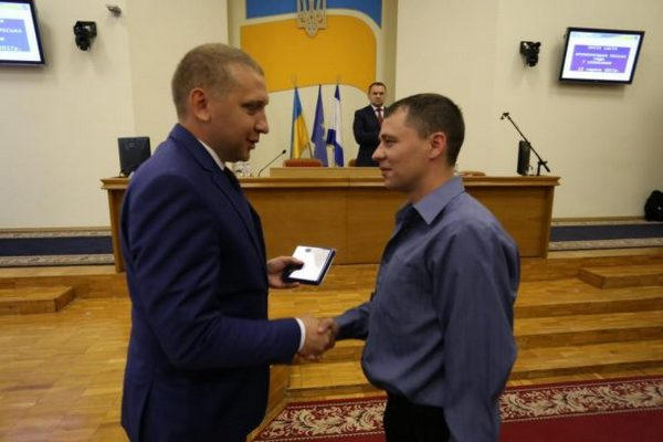 Двух кременчужан наградили за мужество, проявленное при защите Украины