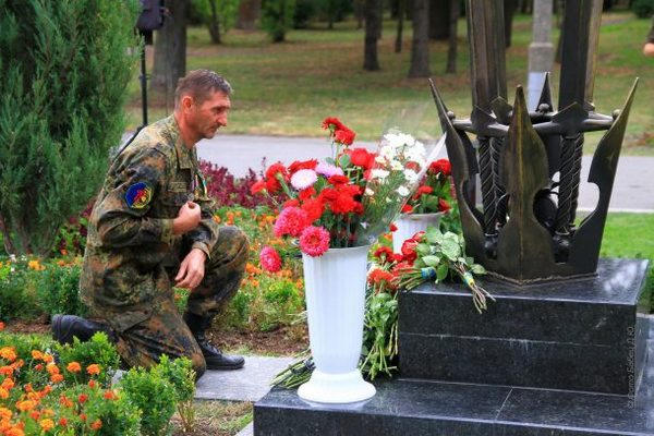 В Кременчуге почтили память погибших под Иловайском