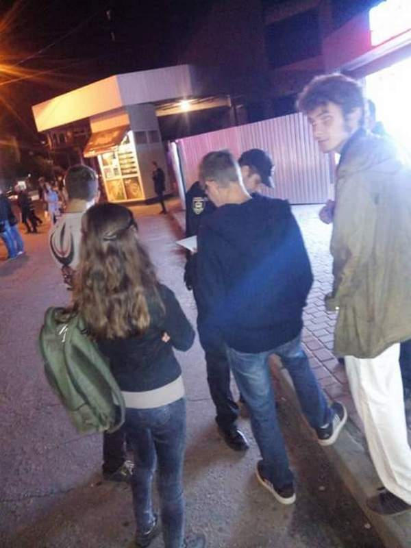 Активисты нашли место в Кременчуге, где несовершеннолетним отпускают алкоголь и сигареты