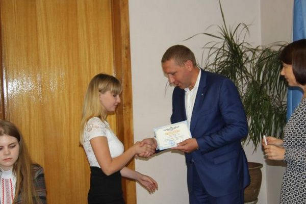 Кременчугской молодежи назначили стипендию за активность