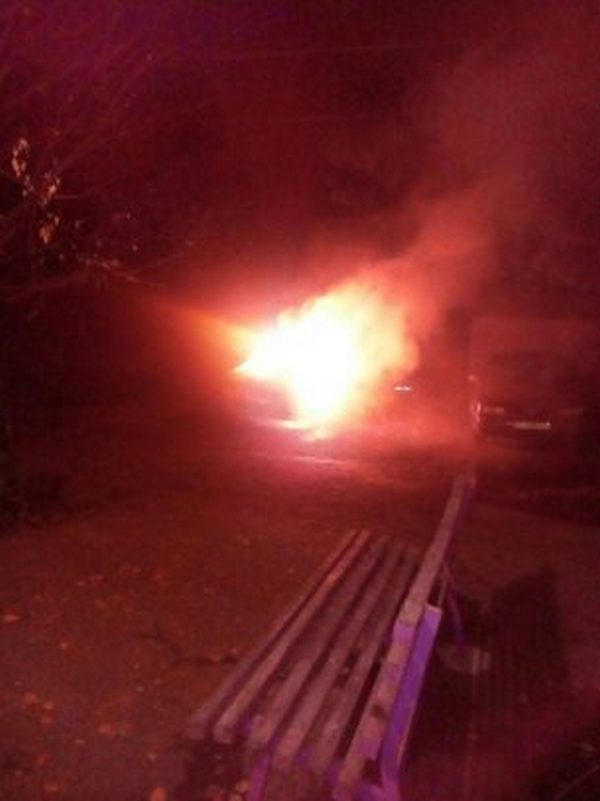 Ночью в центре Кременчуга горел автомобиль