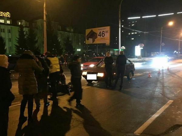 В Кременчуге на пешеходном переходе ВАЗ сбил девочку