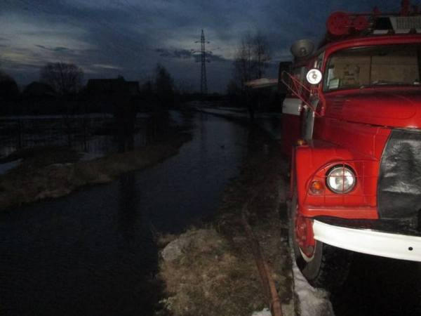 Кременчуг затопило: спасатели продолжают борьбу со стихией