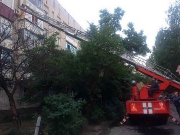 В результате пожара спасателям пришлось эвакуировать жильцов дома по ул. О. Кошевого
