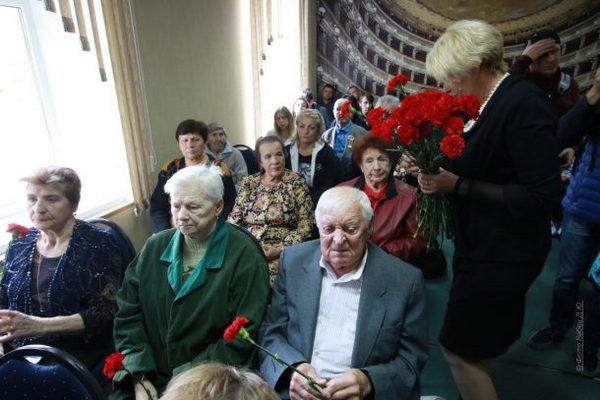 Ветеранов Кременчугского областного госпиталя поздравили с праздниками