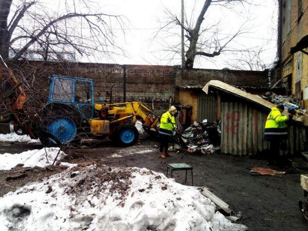 Компания «Город для людей Кременчуг» начала ремонт в доме, где произошел пожар
