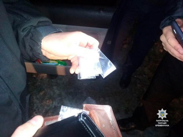 Кременчугские патрульные задержали водителя с наркотиками