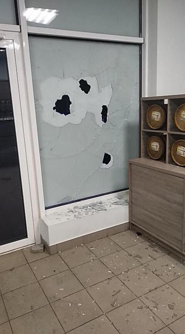 В Кременчуге злоумышленники повредили три магазина «Porter»