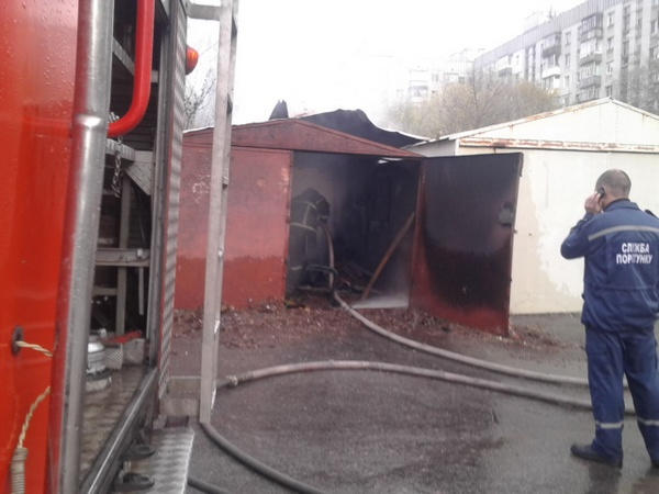 В Кременчуге из-за шалостей школьников загорелся гараж